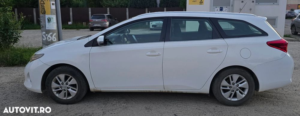 Toyota Auris 1.8 L VVT-i Luna - 5