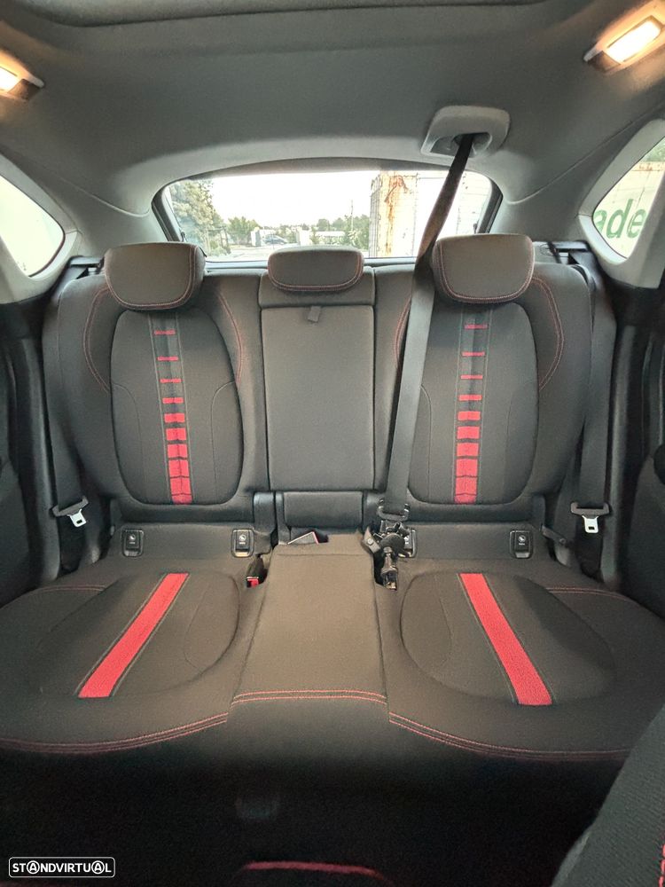 BMW 218 Active Tourer d Line Sport - 29