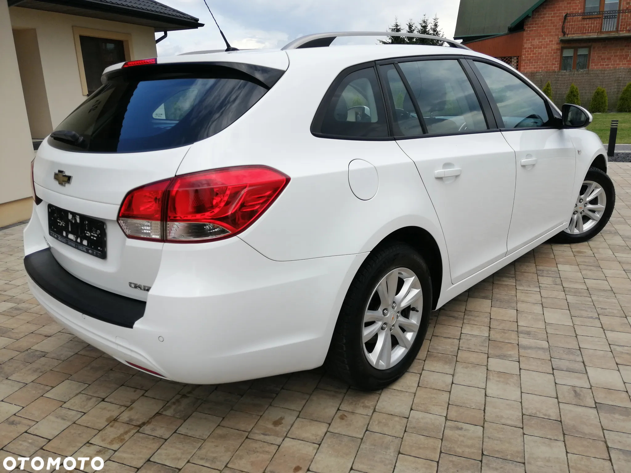Chevrolet Cruze Station Wagon 1.6 LS - 11