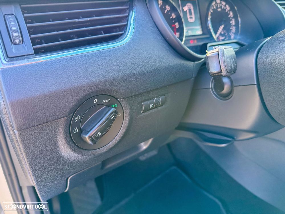 Skoda Octavia Break 1.6 TDi Style DSG - 15