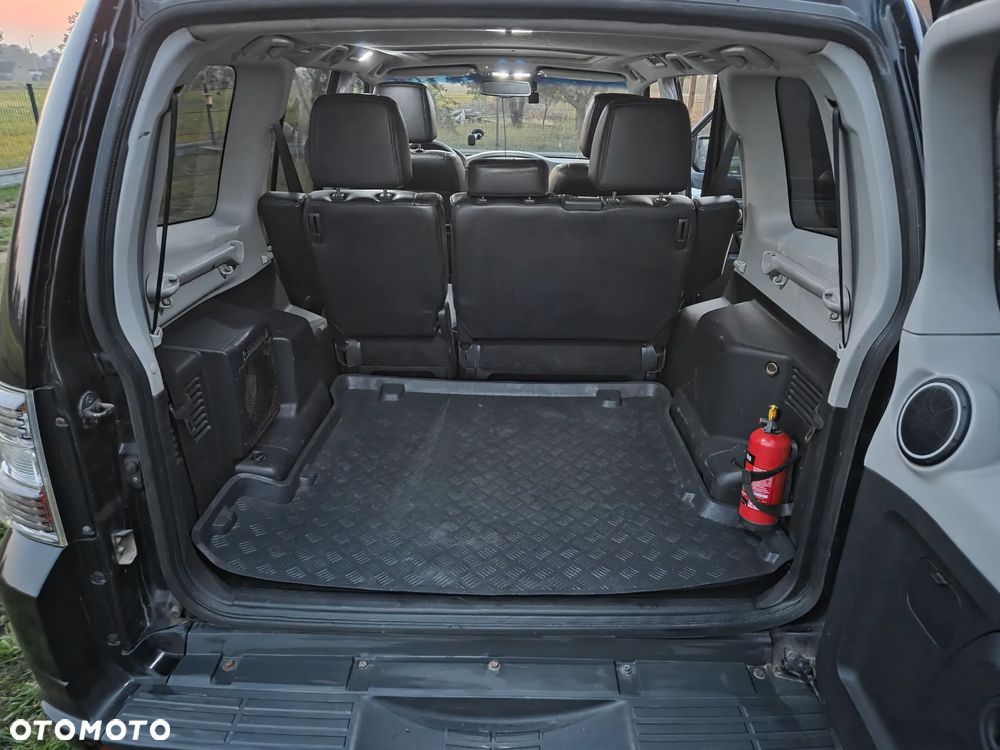 Mitsubishi Pajero - 17
