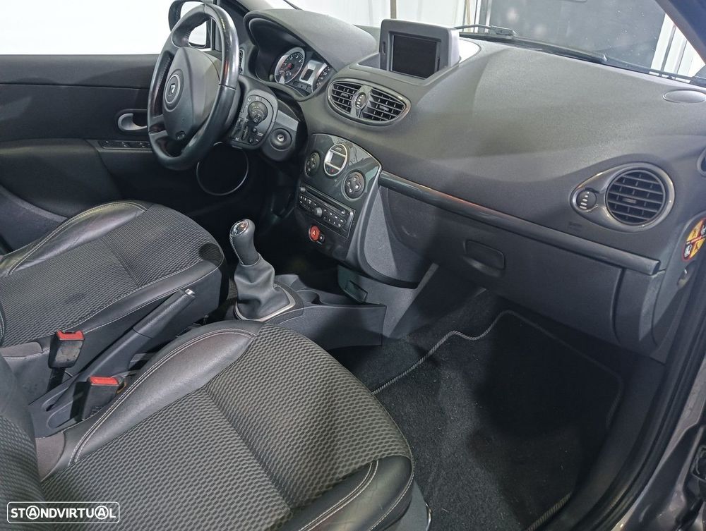 Renault Clio Break 1.5 dCi Dynamique S - 12