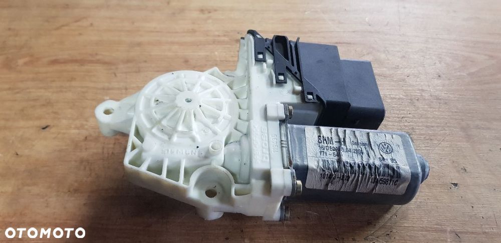 VW GOLF IV BORA SEAT LEON I TOLEDO II SILNICZEK SZYBY LEWY TYŁ 1J4959811C - 1