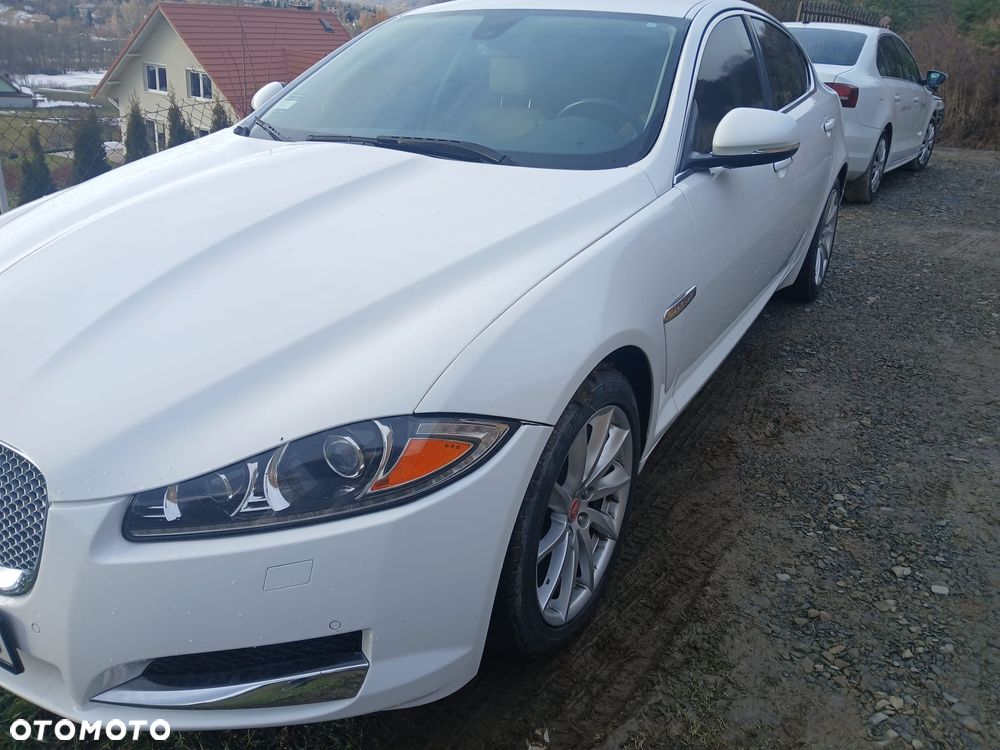 Jaguar XF 2.0 T Prestige - 3
