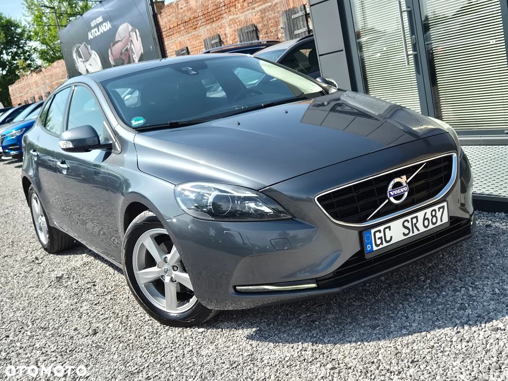Volvo V40 D2 Momentum - 19