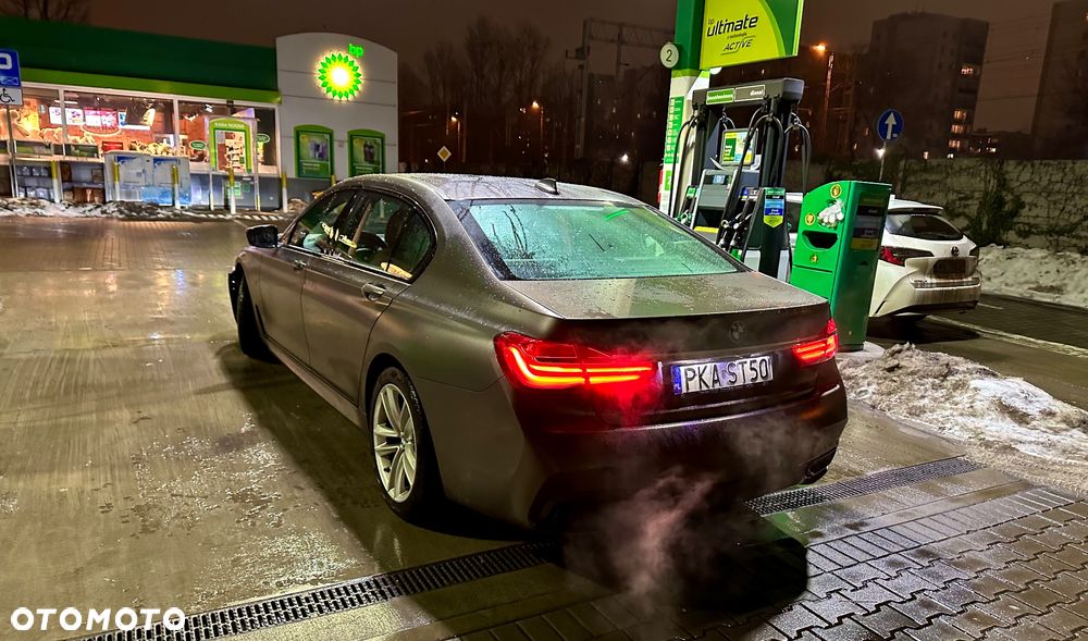BMW Seria 7 740Li - 1