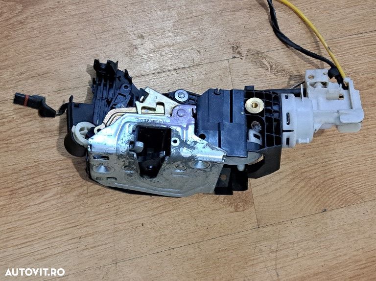 Broasca Usa Stanga Fata Mercedes-Benz S-Class W220 (1998 - 2005) Originala din Dezmembrari - 1