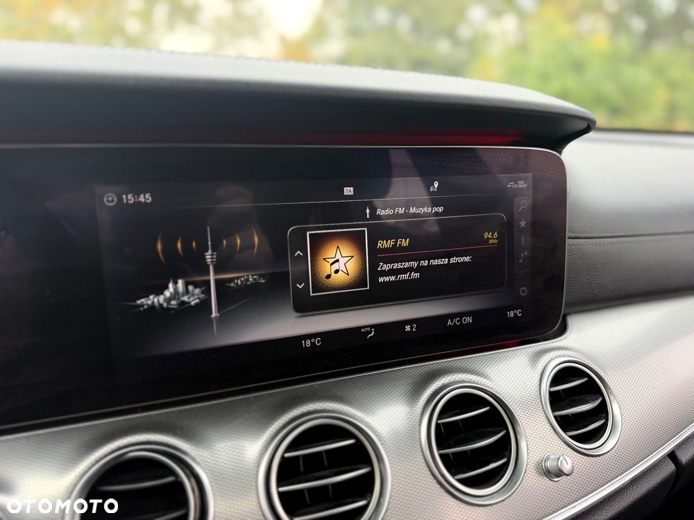 Mercedes-Benz Klasa E 220 d 4Matic 9G-TRONIC AMG Line - 22