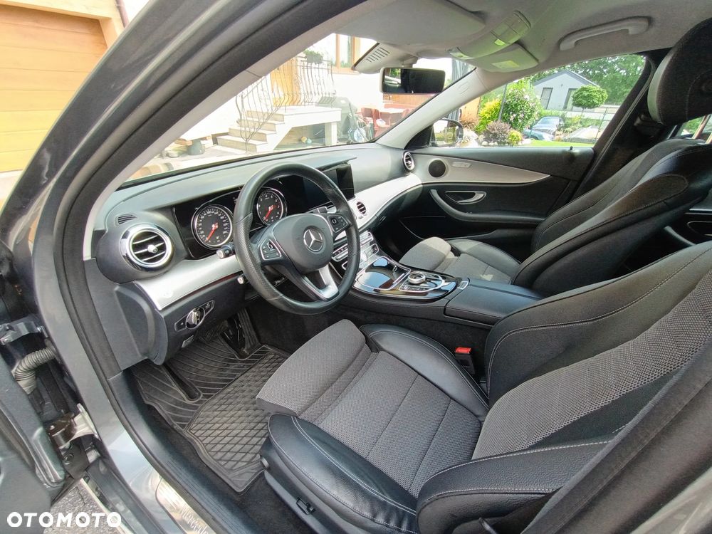 Mercedes-Benz Klasa E 200 CGI BlueEFFICIENCY Automatik Avantgarde - 24