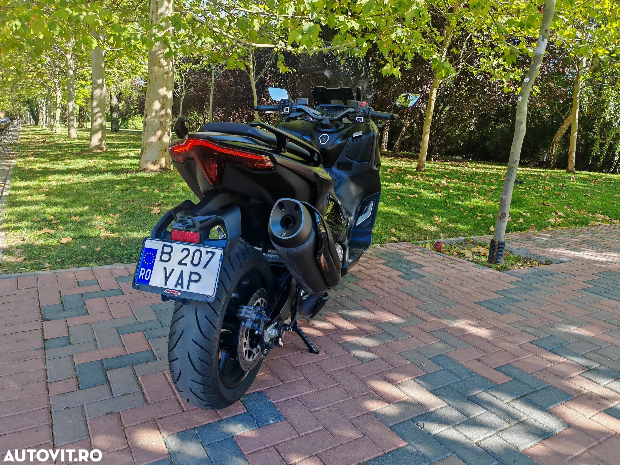 Yamaha TMAX 560 - 8