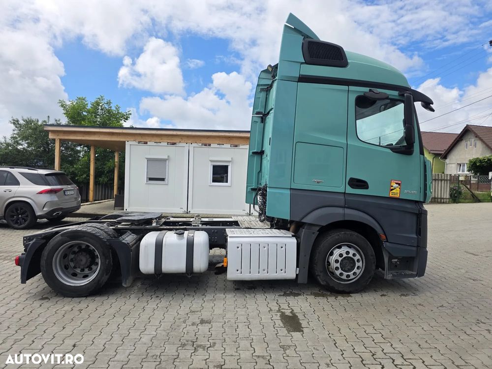Mercedes-Benz Actros - 3