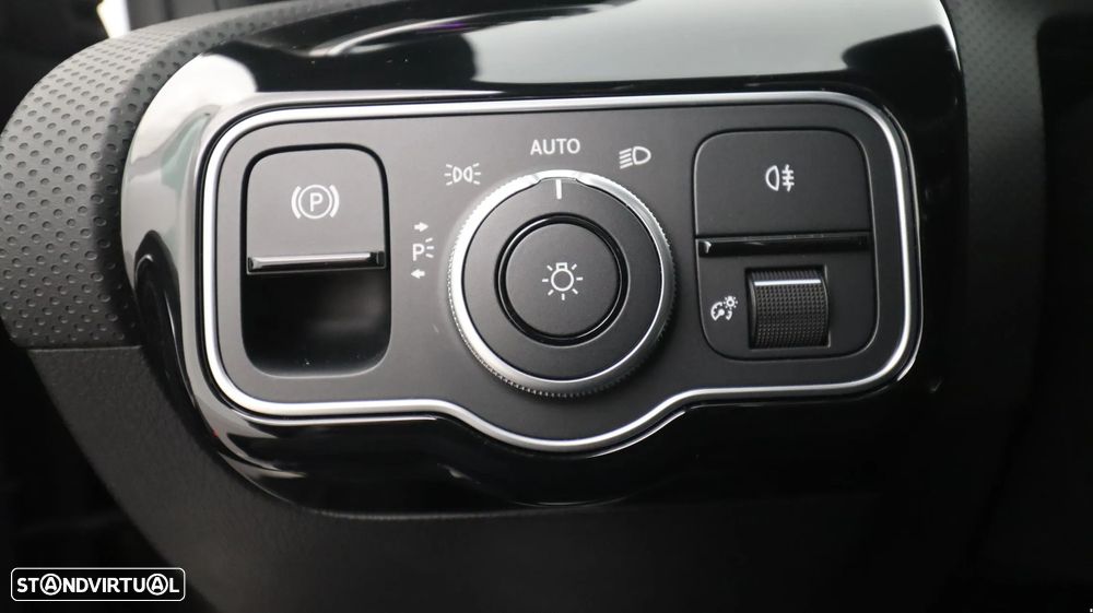 Mercedes-Benz CLA 200 Shooting Brake AMG Line Aut. - 19