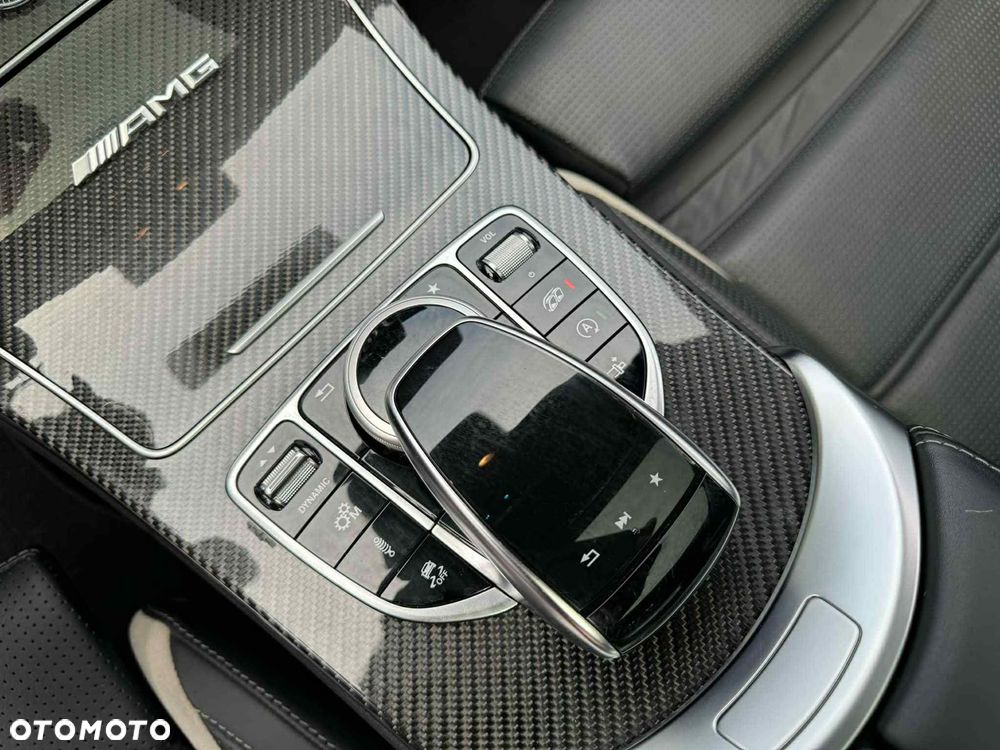 Mercedes-Benz Klasa C AMG 63 - 21