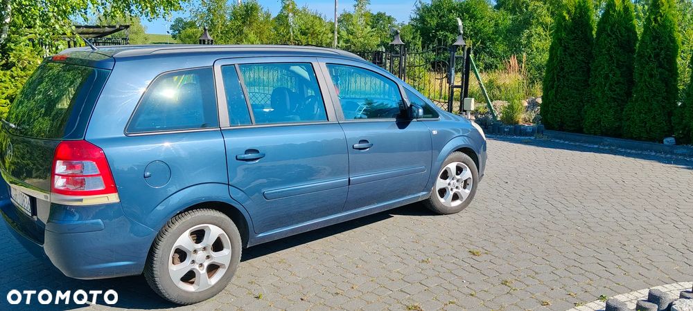 Opel Zafira 1.8 Cosmo - 3