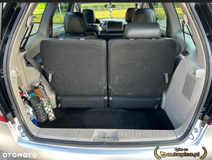 Mitsubishi Grandis - 18