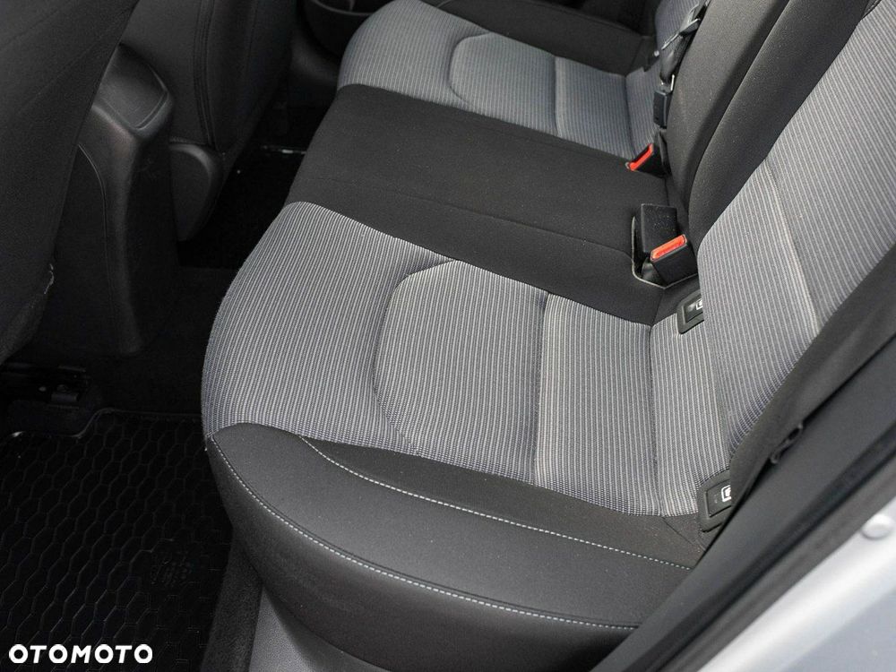 Hyundai i30 1.5 DPI Classic + - 22