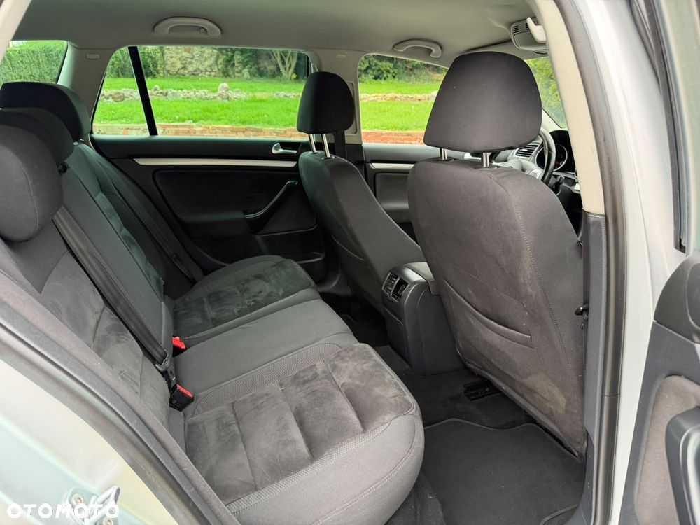 Volkswagen Golf 1.6 TDI Highline - 11