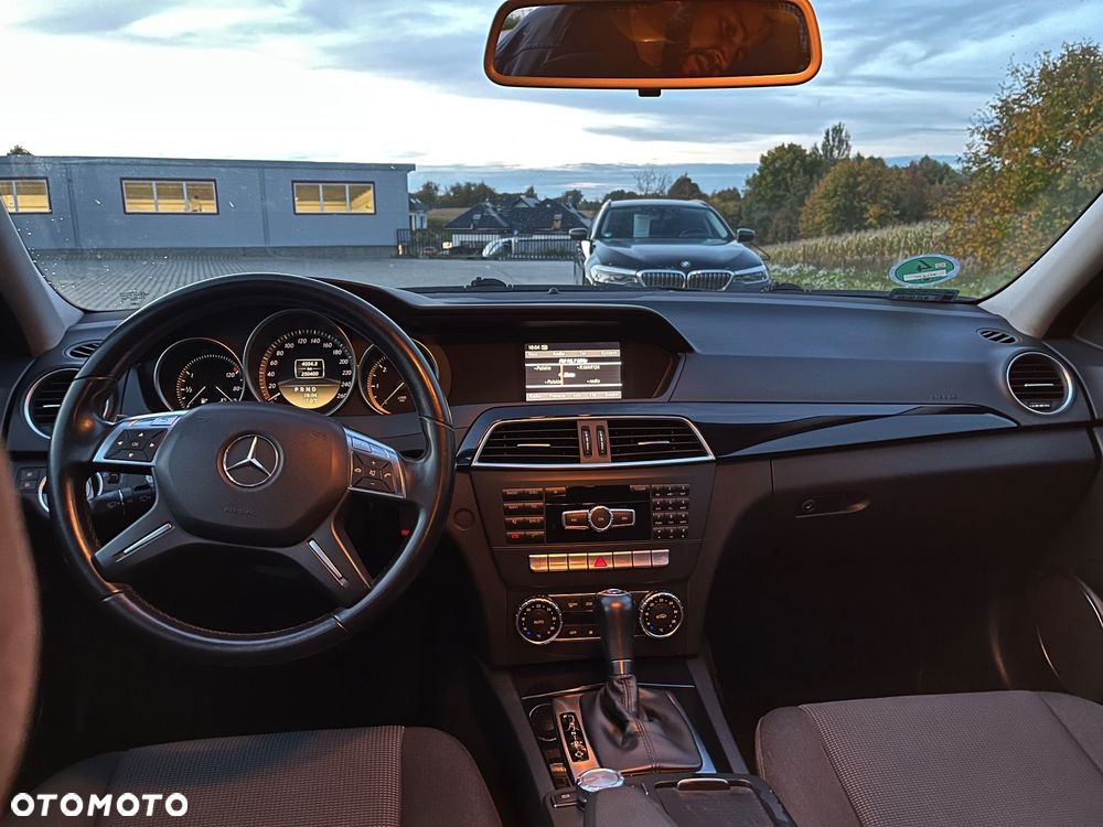 Mercedes-Benz Klasa C 220 CDI 7G-TRONIC Edition - 21