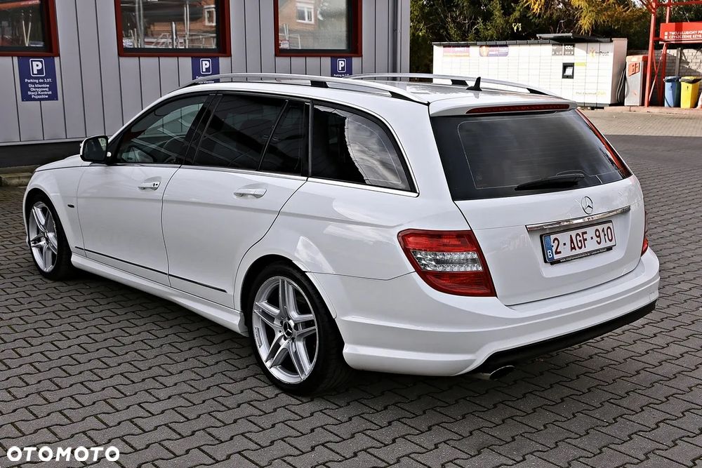 Mercedes-Benz Klasa C 220 CDI DPF Automatik Avantgarde - 23