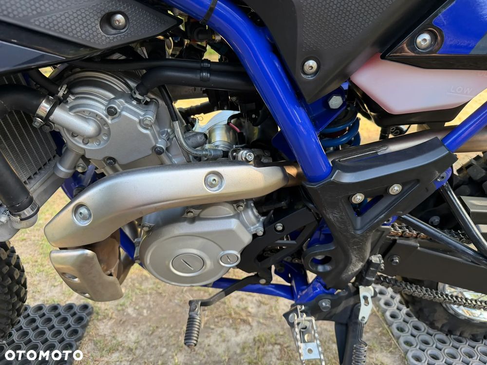 Yamaha WR - 12