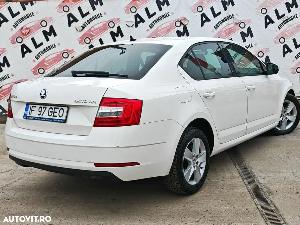 Skoda Octavia 1.6 TDI DSG Ambition - 8