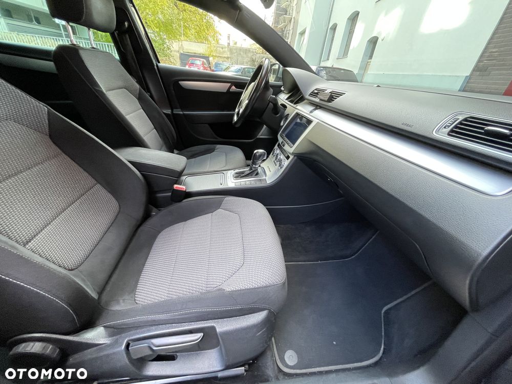 Volkswagen Passat 2.0 TDI Highline DSG - 14
