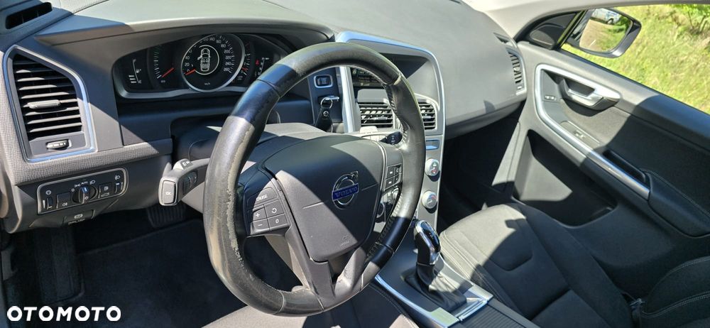 Volvo XC 60 D4 AWD Kinetic - 31