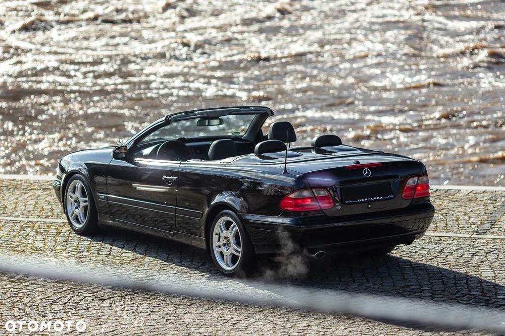 Mercedes-Benz CLK - 4