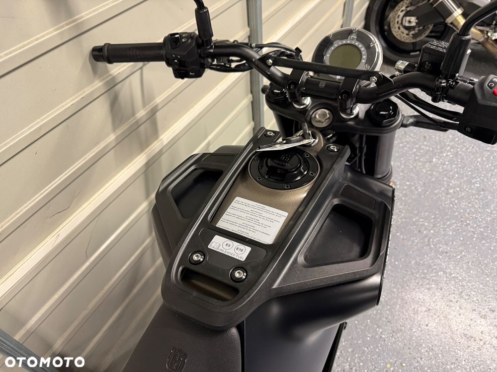 Husqvarna Svartpilen - 8
