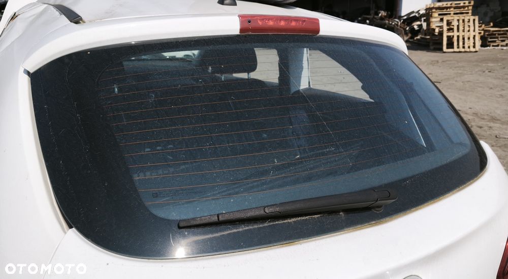 OPEL CORSA E 16r 3D SZYBA KLAPY BAGAŻNIKA TYŁ - 1