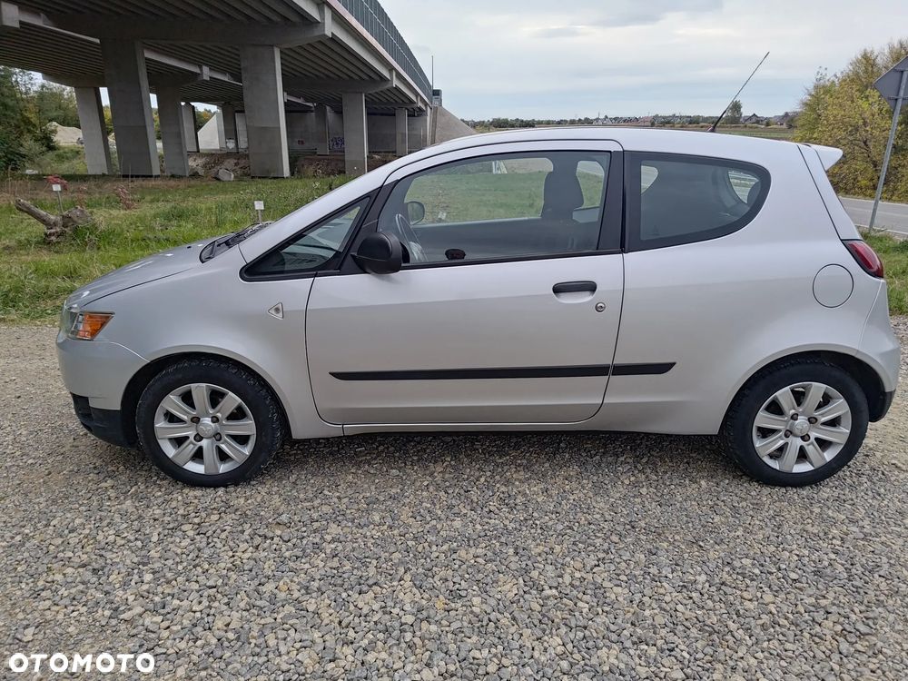 Mitsubishi Colt 2010 photo 3