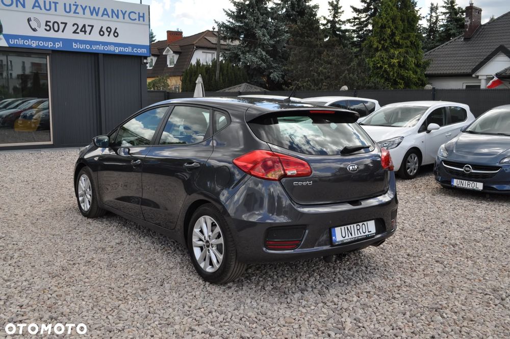 Kia Ceed - 9