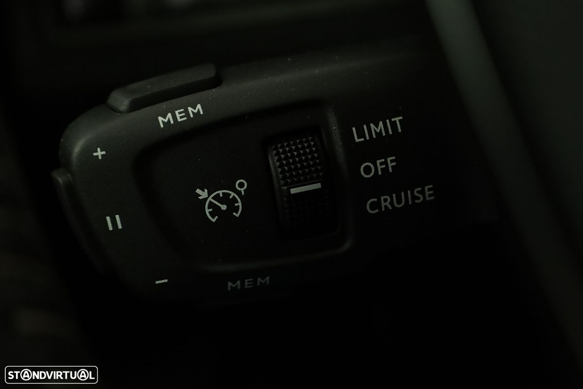 Peugeot 3008 1.6 Hybrid Allure e-EAT8 - 18
