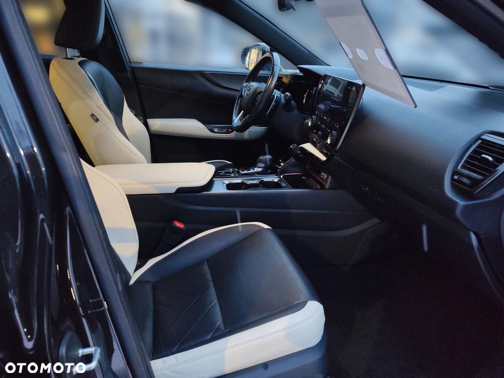 Lexus NX 350h Omotenashi AWD - 9