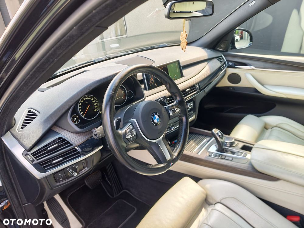 BMW X5 M M50d - 12
