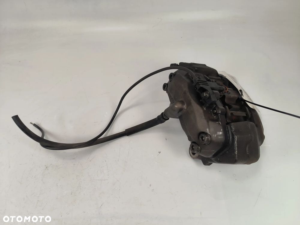 Zacisk hamulcowy przedni 20825101 Mercedes-Benz SL-class, SL R230  2003r. - 5