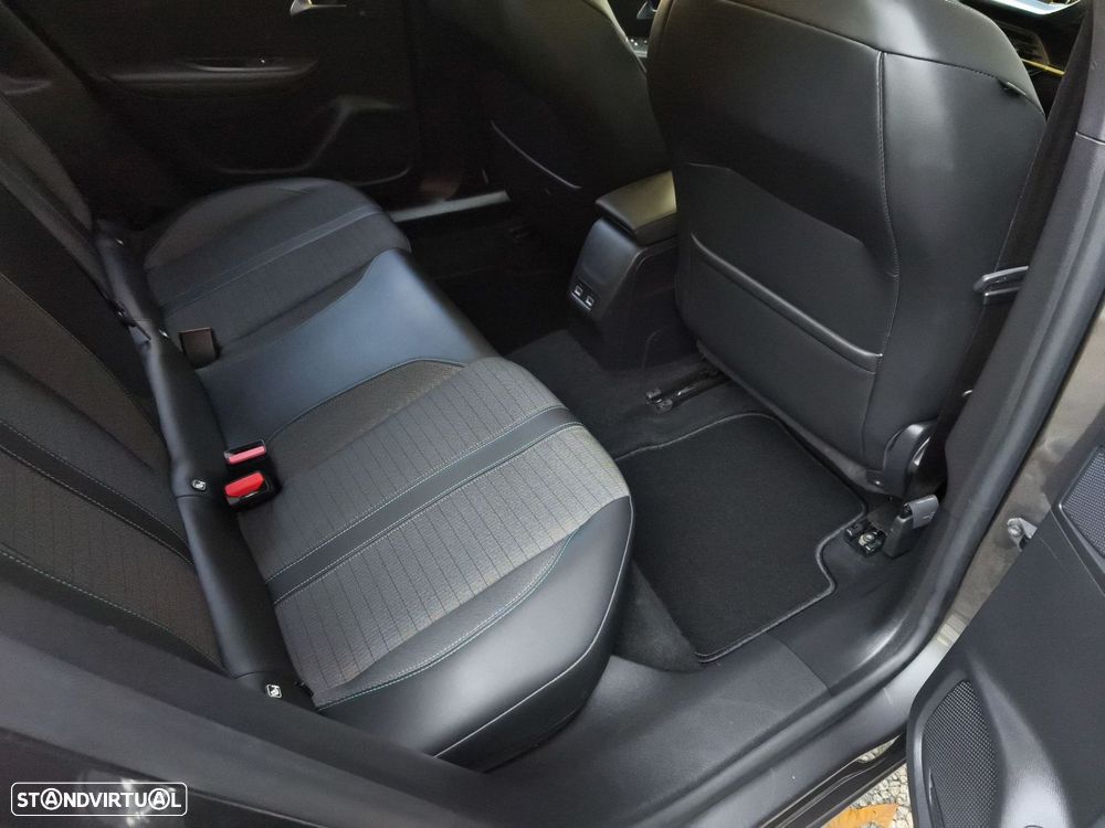 Peugeot 2008 1.2 PureTech Allure Pack - 19