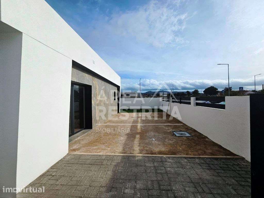 Moradia Isolada T3, c/Piscina e Garagem, em Azeitão - Grande imagem: 3/35