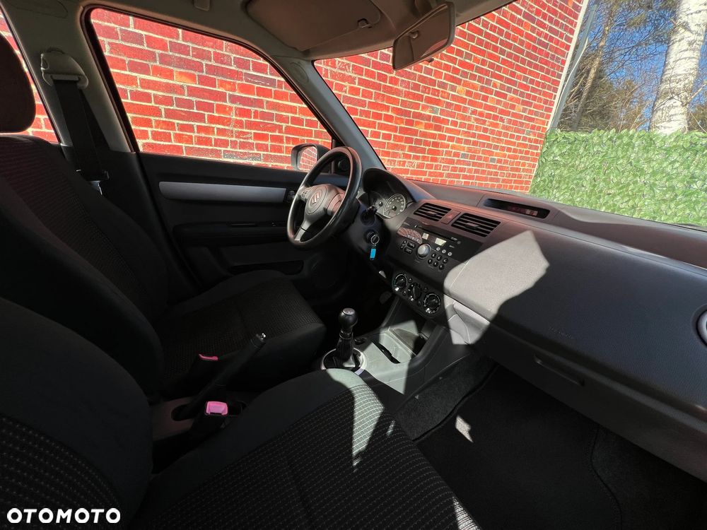 Suzuki Swift - 10