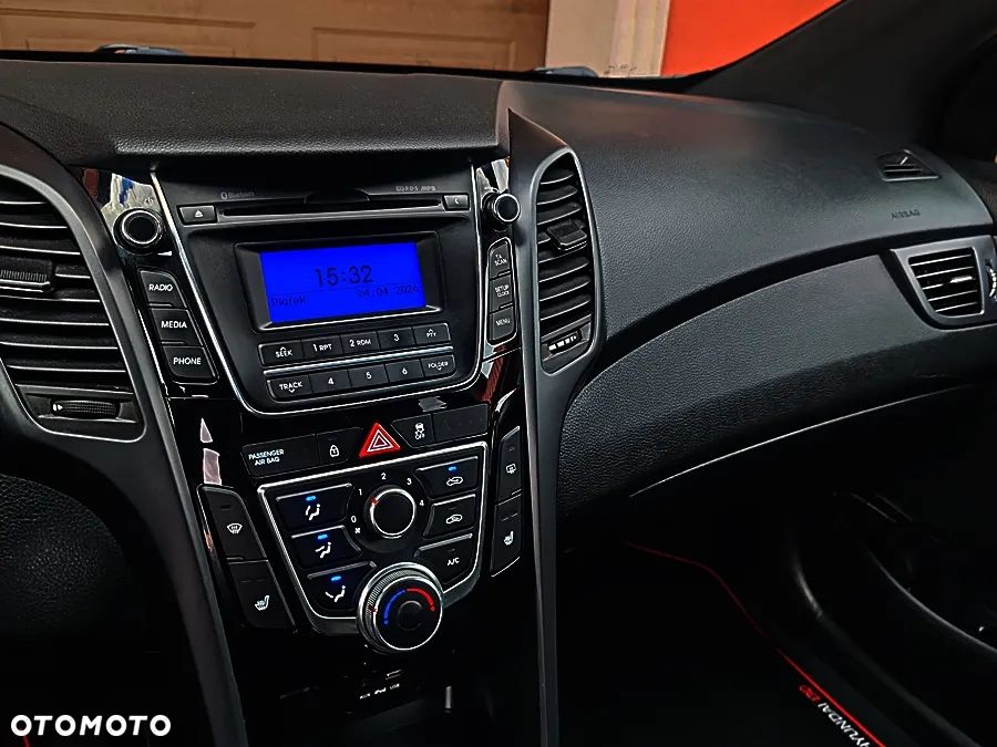 Hyundai i30 blue 1.6 GDI Passion - 25