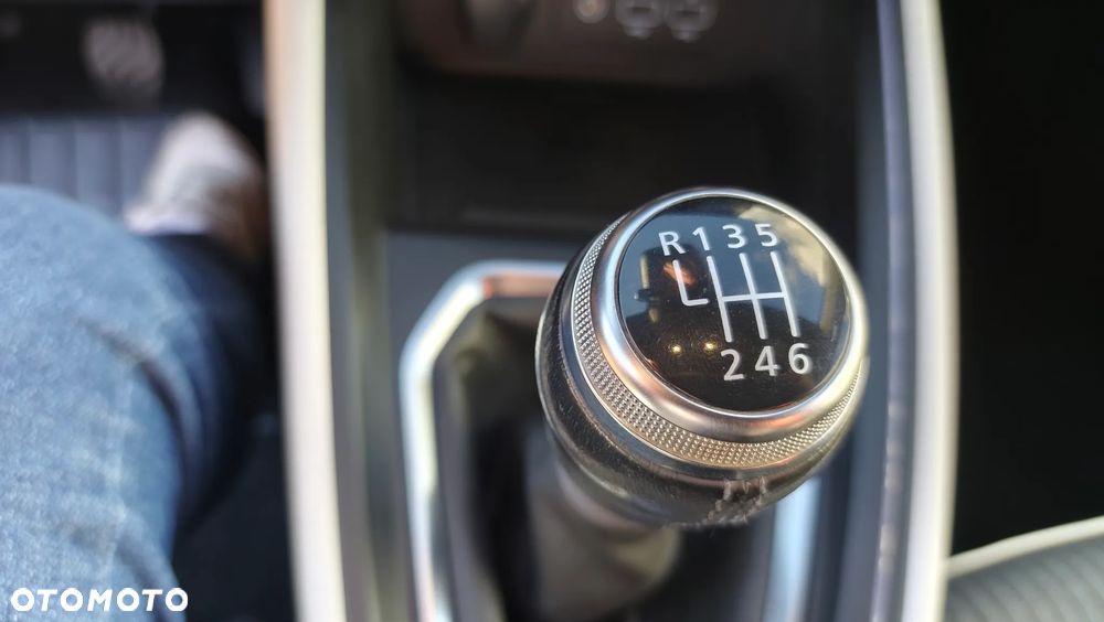 Renault Clio - 23