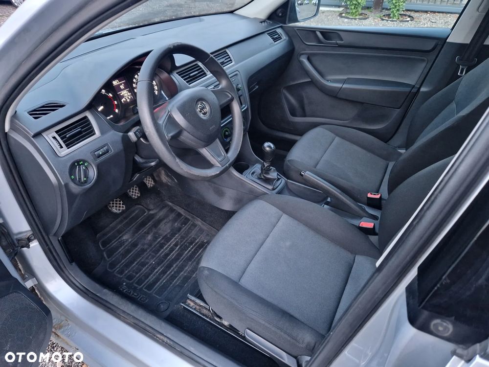 Skoda RAPID - 12