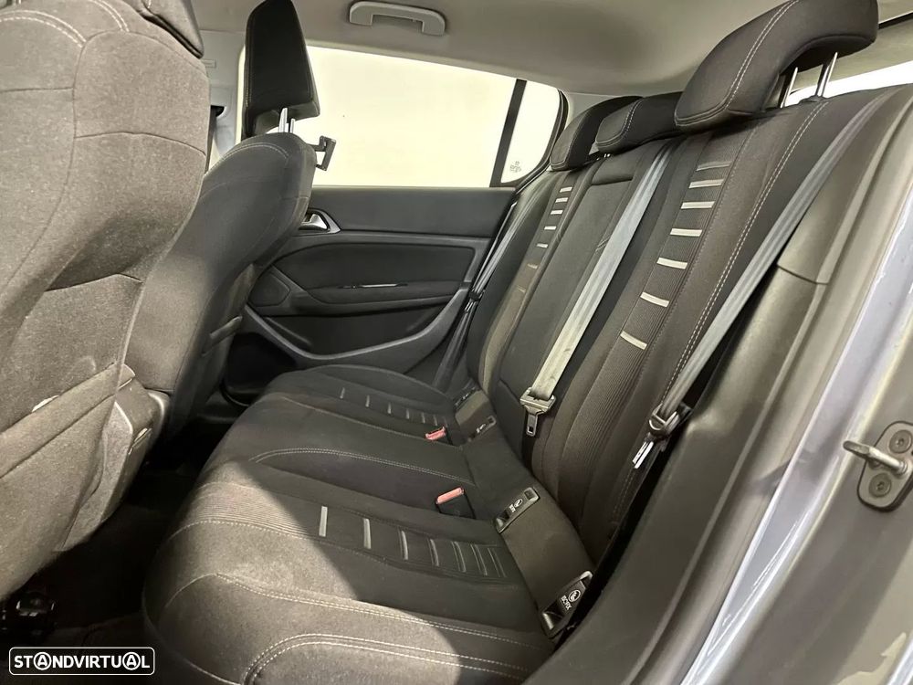 Peugeot 308 1.6 e-HDi Active - 24