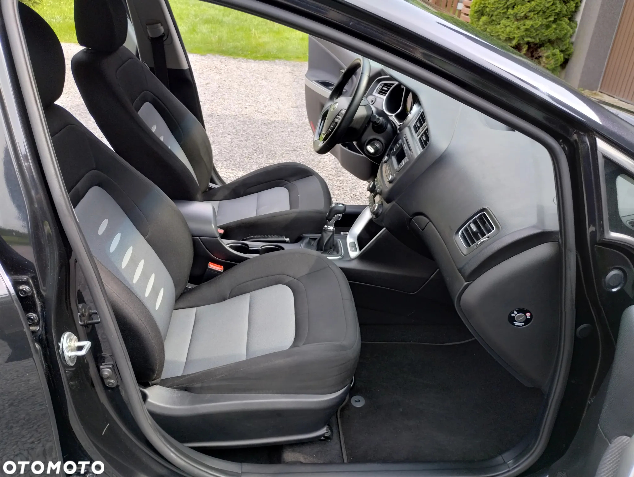 Kia Ceed 1.6 CRDi 128 ISG SW Spirit - 32