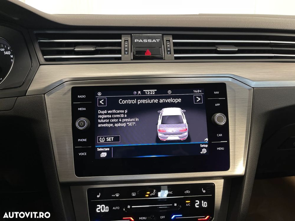 Volkswagen Passat 2.0 TDI Advance - 16