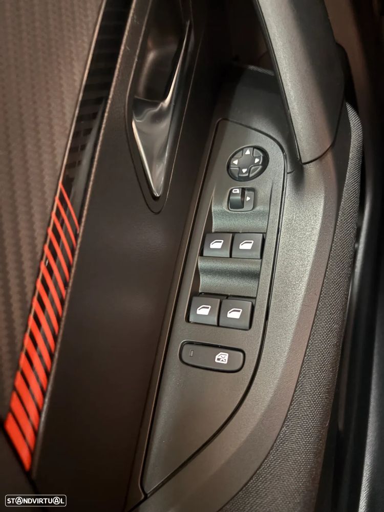 Peugeot 2008 1.2 PureTech Active Pack EAT8 - 19
