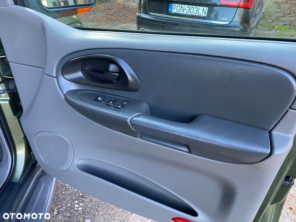 Chevrolet Trailblazer 4.2 LS 4WD - 26