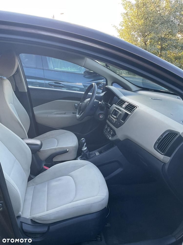 Kia Rio 1.4 M - 5