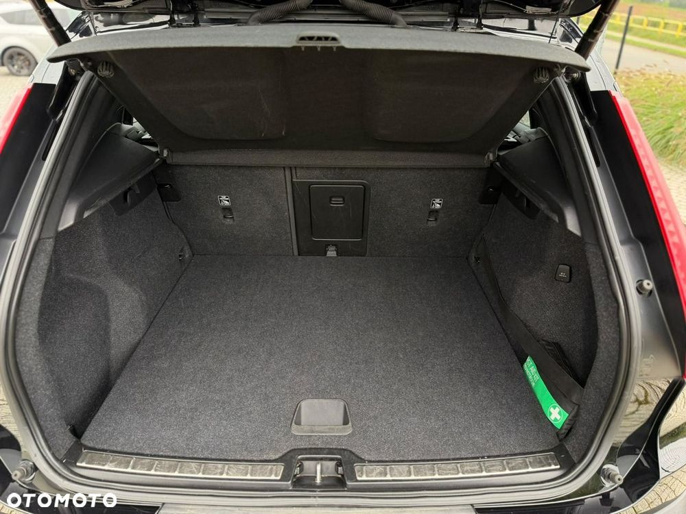 Volvo XC 40 - 40