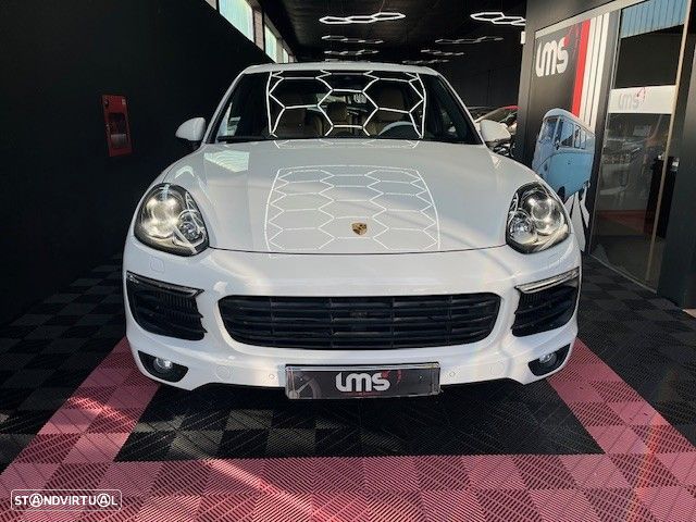 Porsche Cayenne Platinum Edition - 2